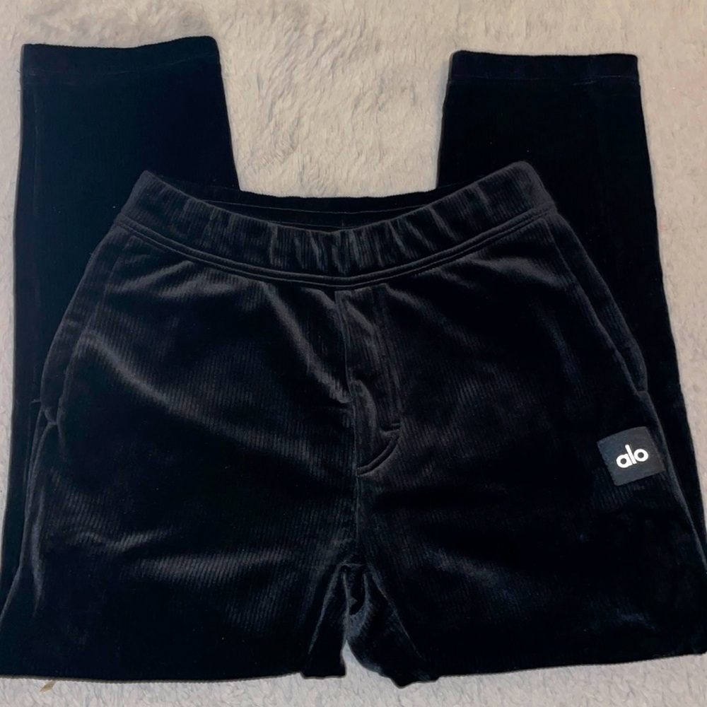 Small Alo yoga valour pants - Picture 2 of 8